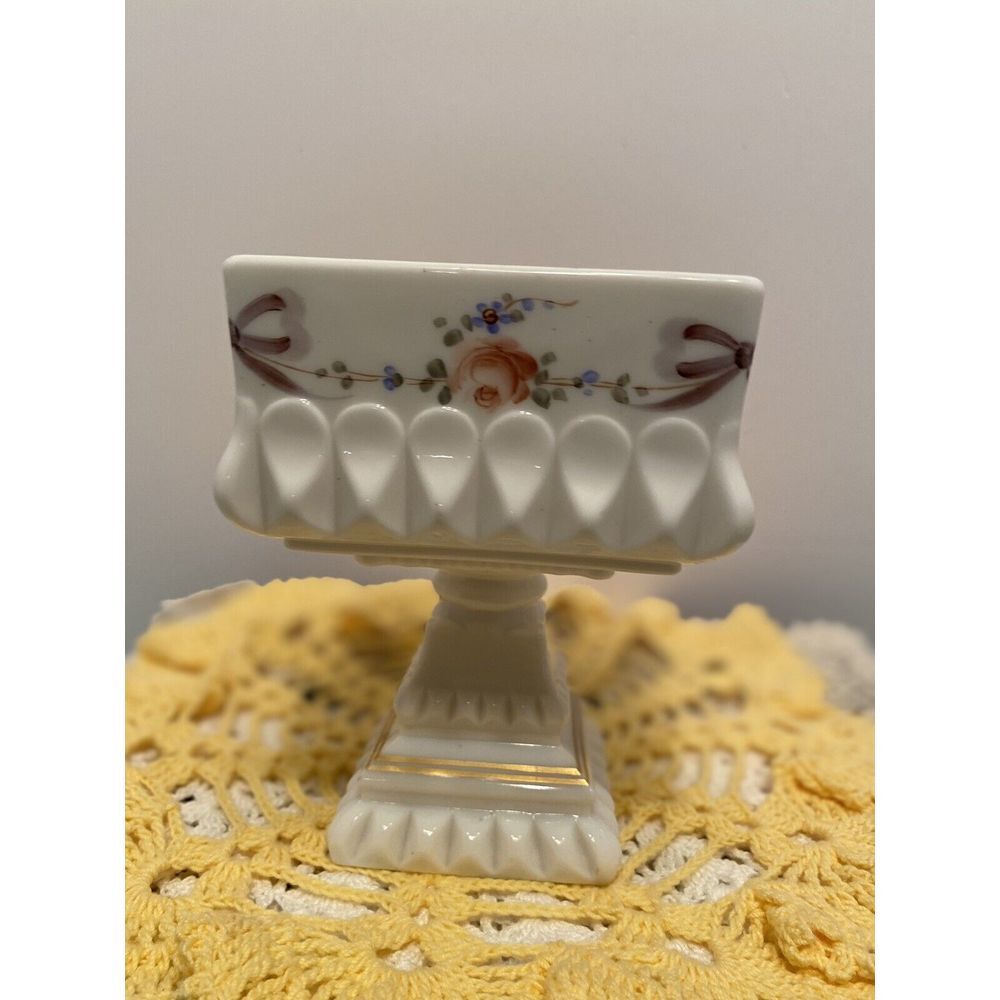 Westmoreland Roses & Bows Wedding Bowl On Pedestal Milk Glass Vintage No Lid